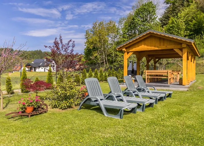 Pod Zielonym Wzgorzem Chalet *