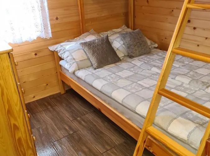 Pod Zielonym Wzgorzem *